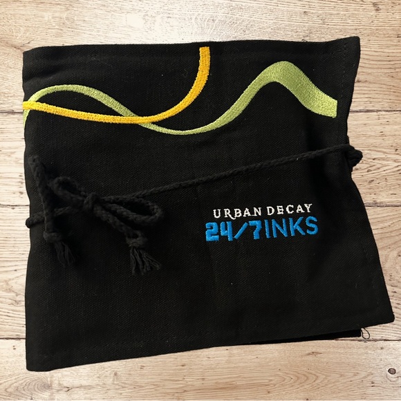 Urban Decay 24/7 Inks Glide-On Eye Pencils with Pouch - Picture 5 of 6